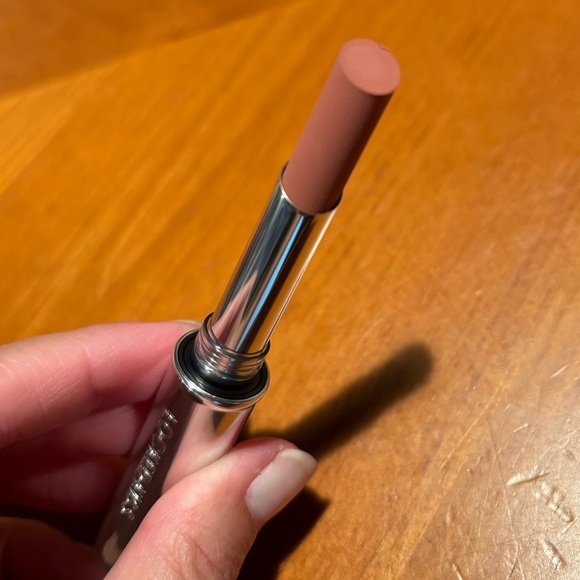 MAC Locked Kiss 24 HR Lipstick - Picture 8 of 16